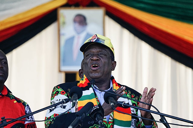 Zimbabwe: le président Mnangagwa soupçonnne des partisans de Grace Mugabe d'avoir fomenté l'attentat