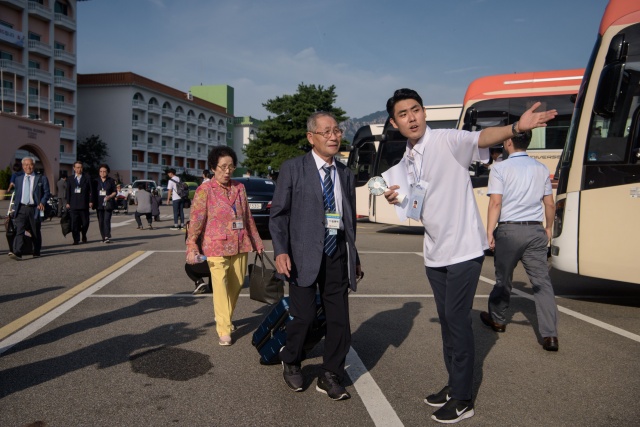 S. Koreans meet relatives in North after decades apart