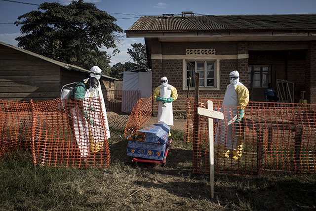 Ebola en RDC: 55 morts, le gouvernement décrète la gratuité des soins