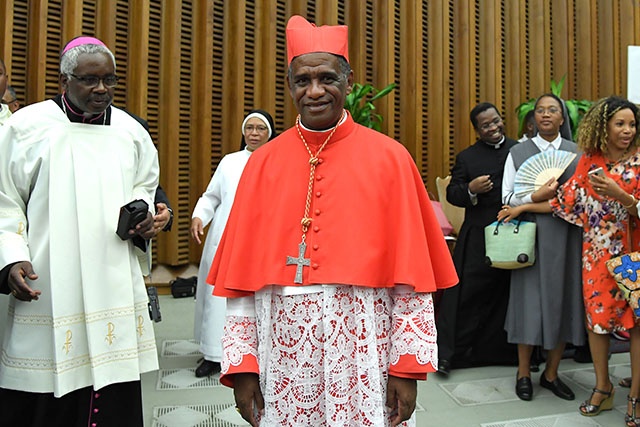 Le cardinal de Madagascar annonce la venue du pape en 2019