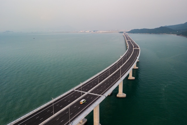 China's president inaugurates Hong Kong-mainland mega bridge