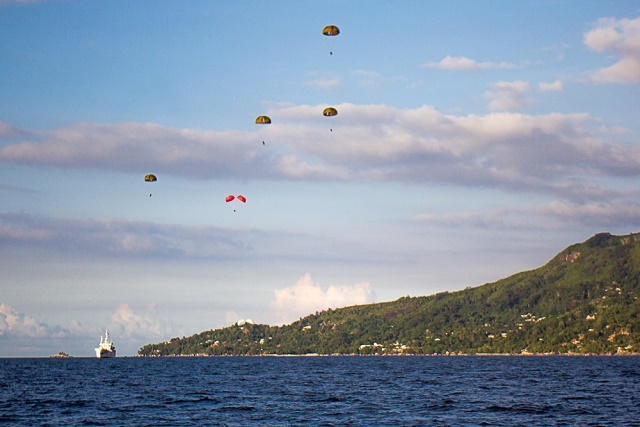 French, Seychellois militaries in joint training exercise centred on illicit drug fight