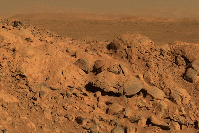 Un atterrisseur arrive lundi sur Mars pour écouter son intérieur