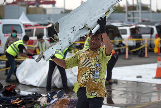 Crash en Indonésie: l'avion n'aurait pas dû être autorisé à voler selon l'enquête