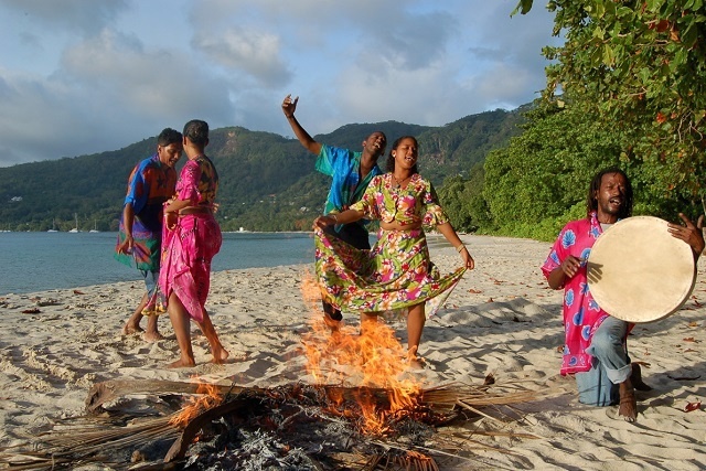 Les Seychelles poussent pour que le 'moutya' soit reconnu par l'UNESCO