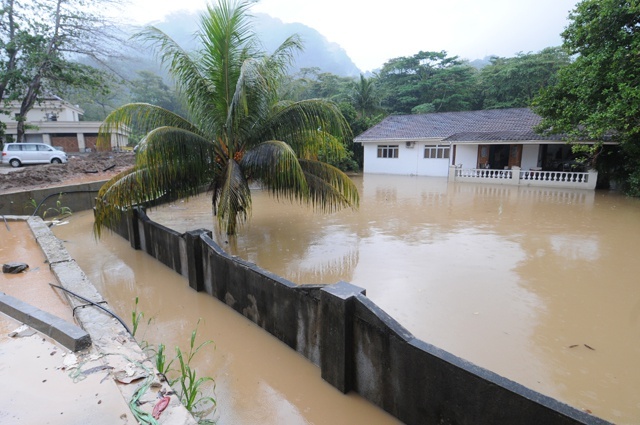 Teachers in Seychelles to get new climate change curriculum guide focusing on island nation's situation