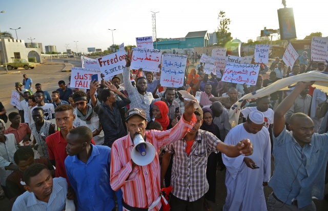 Sudan army rulers, protesters agree on 3-year transition period