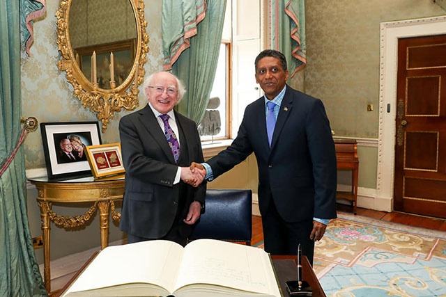 Le président Faure discute du changement climatique avec son homologue irlandais, et rencontre les étudiants seychellois.