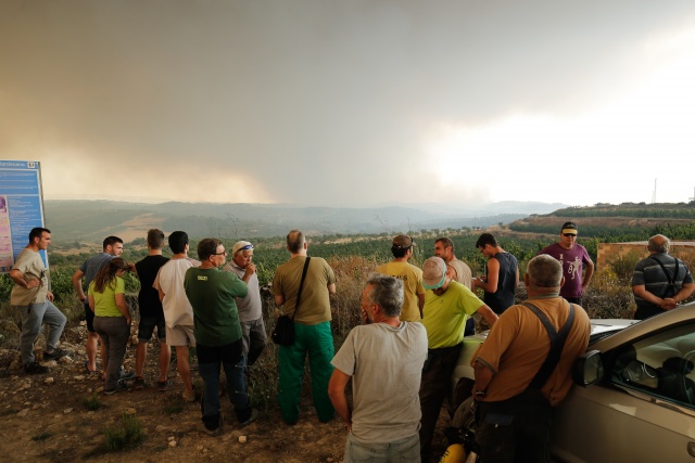 France prepares for new heat record, as Spain battles wildfire