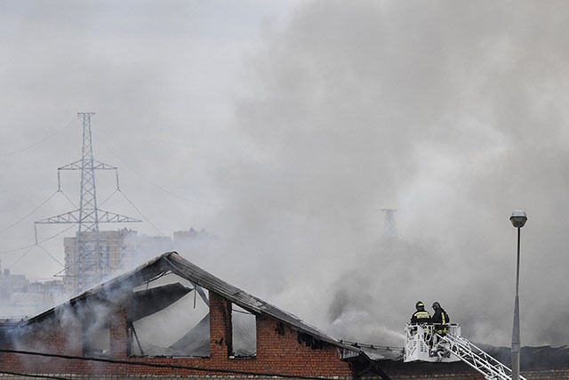 Incendie géant dans une centrale thermique en banlieue de Moscou