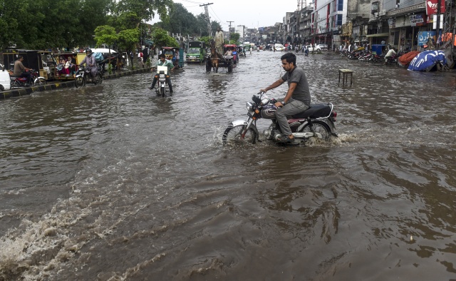 Monsoon toll tops 650 as rains unleash flood fury in South Asia