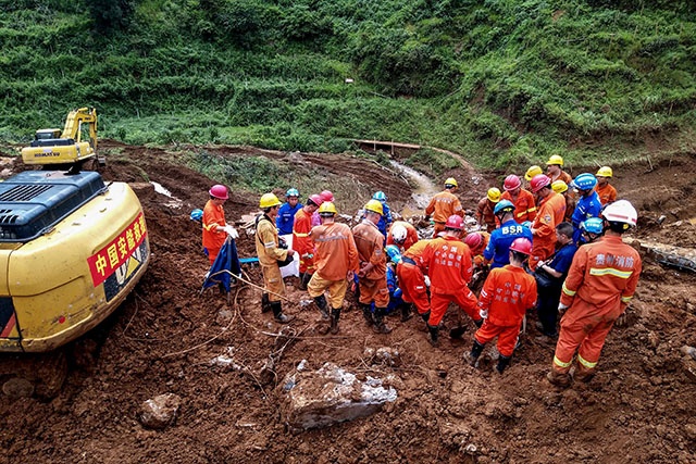 Glissement de terrain en Chine: le bilan grimpe à 20 morts