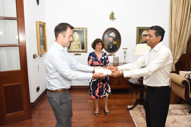 UK High Commissioner: Seychelles can be at forefront of global efforts to fight ocean pollution