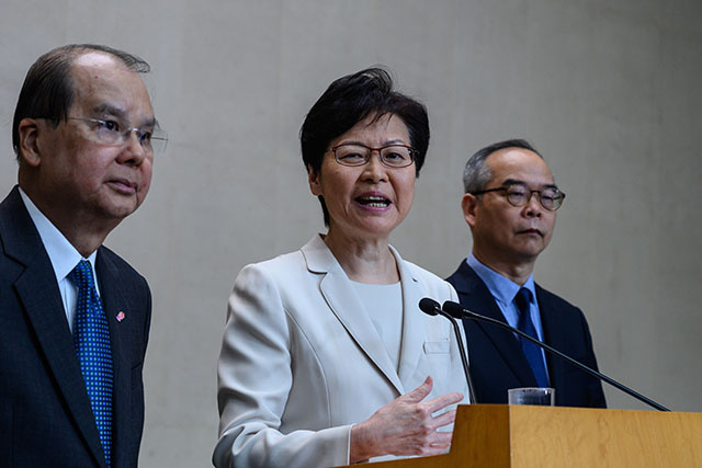 Hong Kong: la cheffe de l'exécutif appelle au dialogue, malgré le scepticisme