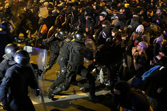 L'Espagne sous le choc après les violences en Catalogne