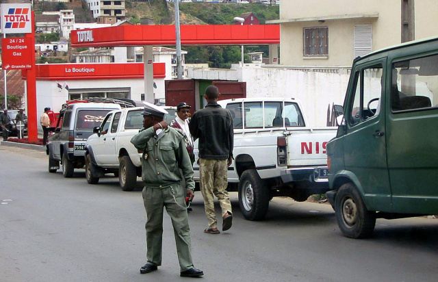 Madagascar oil tanker delay sparks scramble for fuel