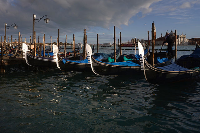 Nouveau pic de marée haute attendu à Venise après une inondation historique