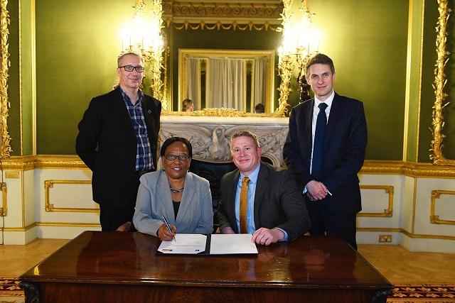 Seychelles signs contract with UK company to help students improve reading