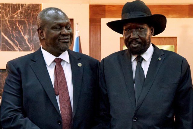 S.Sudan rebel leader Machar sworn in as vice president