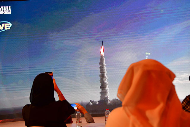 Les Emirats célèbrent le lancement de leur sonde vers Mars