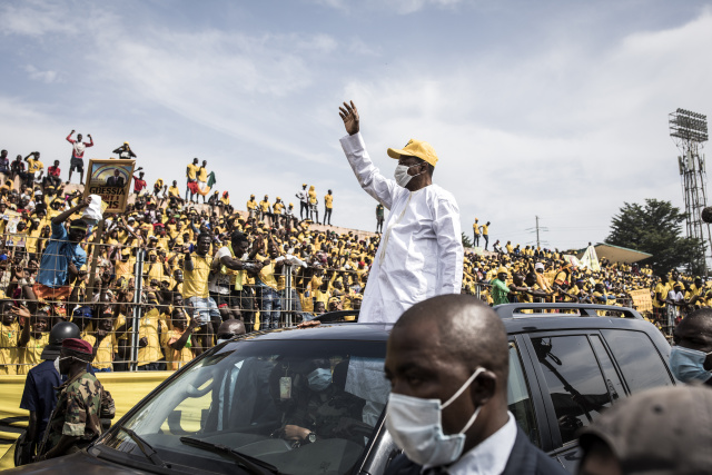 Guineans elect president in test vote for democracy