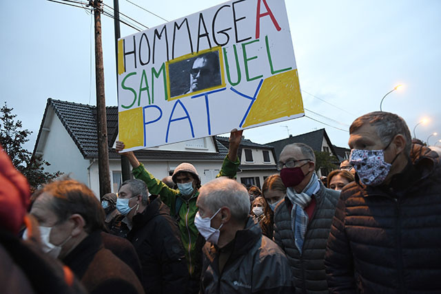 Hommage national en France au professeur d'histoire assassiné