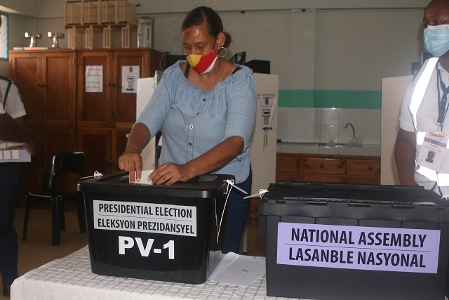 Seychelles votes: One third of eligible voters cast ballots by mid-day in election