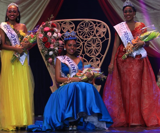 Kelly-Mary Anette a été couronnée nouvelle Miss Seychelles 2020.