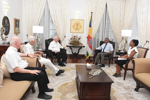 Le nouvel évêque des Seychelles rencontre le président et dit qu'il se concentrera sur l'éducation et les maux de la société