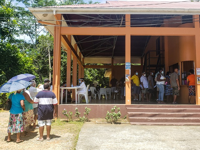 Seychellois residents over age 60 begin getting COVID vaccinations; big turnout shows high demand