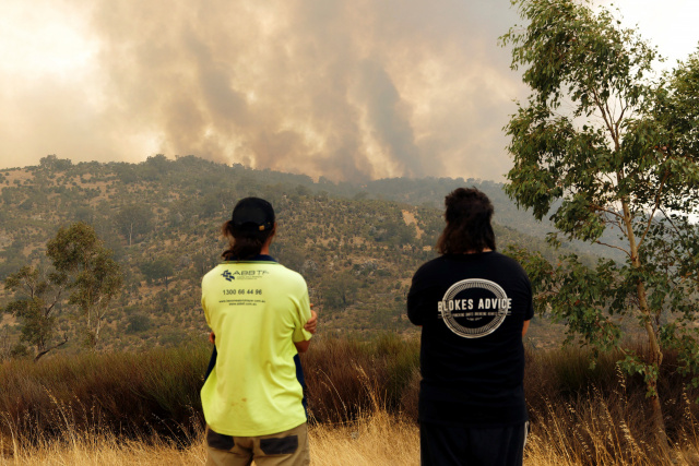 Australia's Perth battles bushfire amid virus lockdown