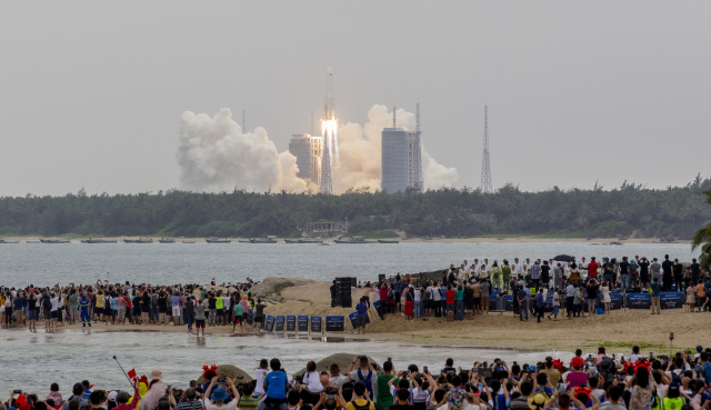 China's 'space dream': A Long March to the Moon and beyond