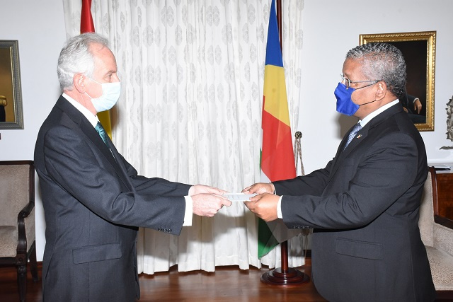 Spain and Seychelles look to add health cooperation to fisheries, security work