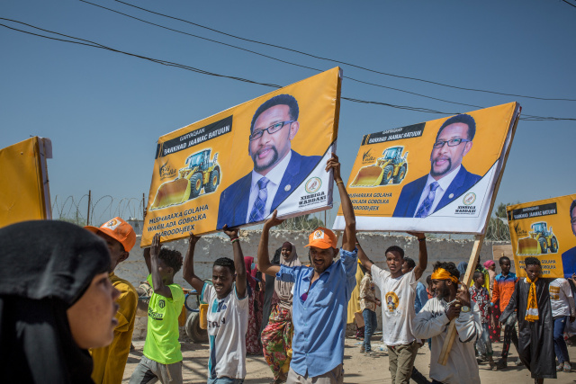 Somalia delays election originally due to start Sunday