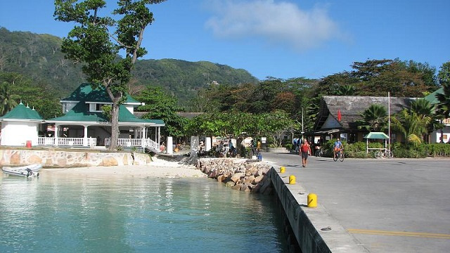 Les Seychelles mettent une pause dans la construction de nouveaux hébergements touristiques à la Digue