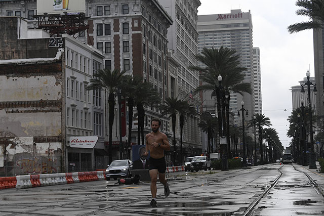 Etats-Unis: la tempête Nicholas devient ouragan et se dirige vers Houston