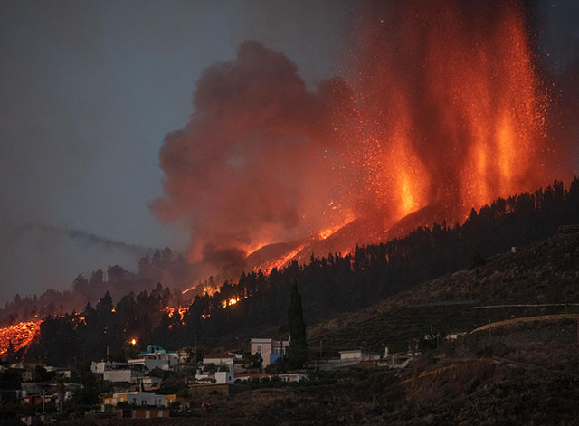 Eruption volcanique aux Canaries: de "nombreuses" habitations détruites, selon les autorités
