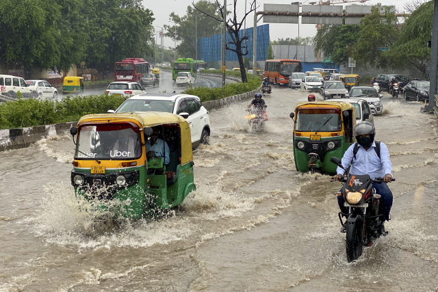 Landslides, floods kill at least 25 in southwest India