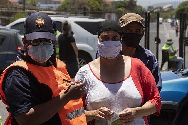 Afrique du Sud: la vague Omicron passée sans pic des décès