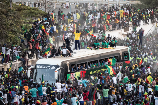 Ecstatic crowds greet victorious Senegal on Cup of Nations return