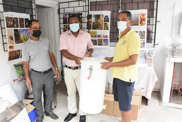 Seychelles expects boost in honey trade as beekeepers receive new equipment