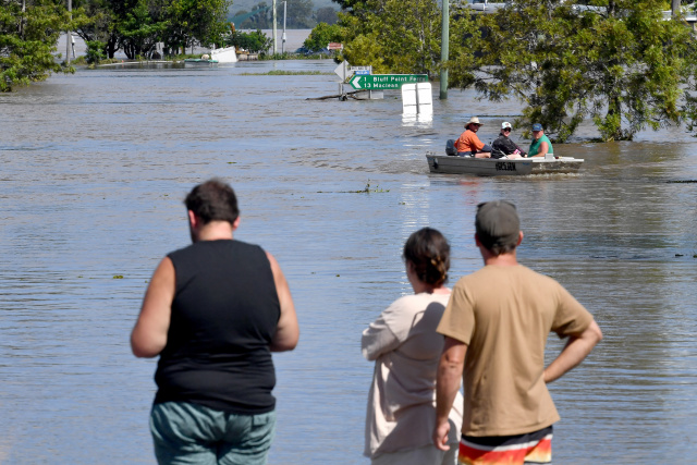 Australia orders 200,000 to flee floods moving towards Sydney
