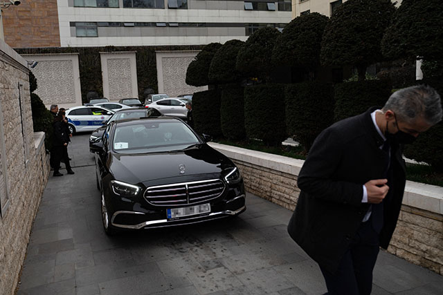 Ouverture des pourparlers entre la Russie et l'Ukraine à Istanbul