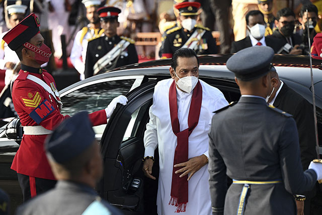 Sri Lanka: l'ex-Premier ministre évacué et placé en sécurité par l'armée