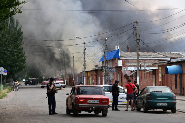 Evacuation calls as Russians advance in Ukraine's Donbas