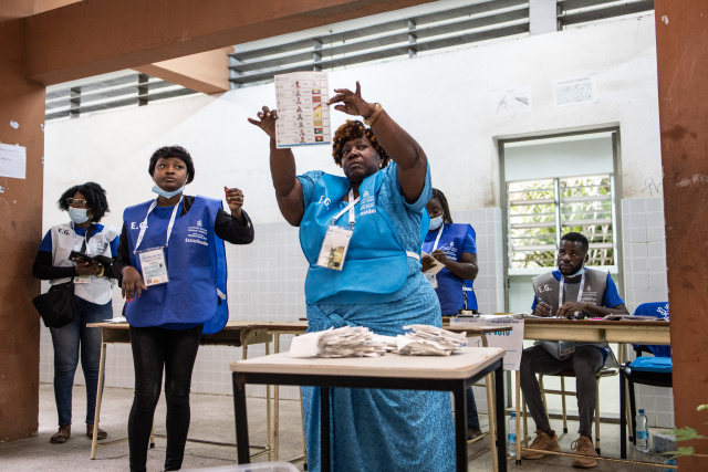 Angola's president set for second term as party leads vote