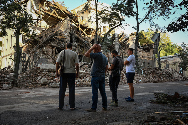 Fighting across southern front as Ukraine wages counter-offensive