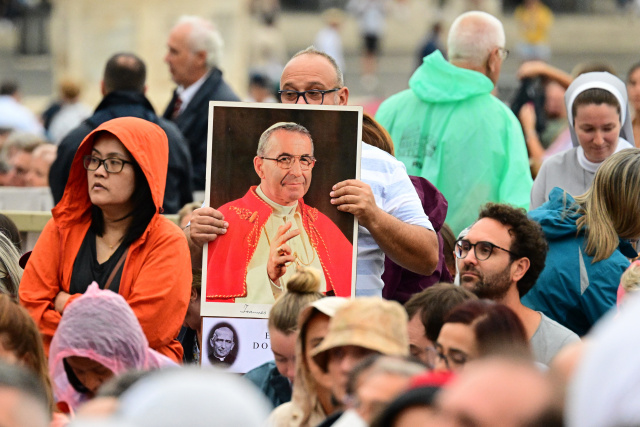 Pope Francis to beatify 'Smiling' John Paul I