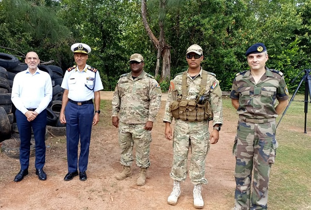 French and Seychellois special forces undertake joint military training