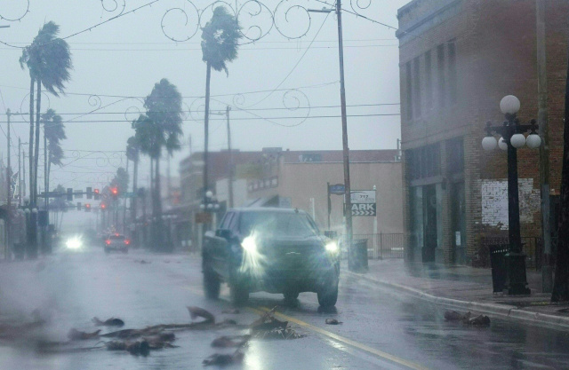 Hurricane Ian pounds Florida as monster Category 4 storm